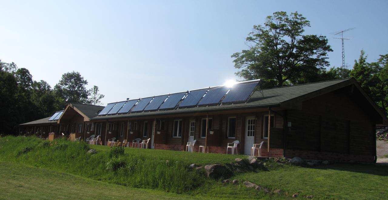 Quiet Bay Inn&Café Magnetawan Exterior foto